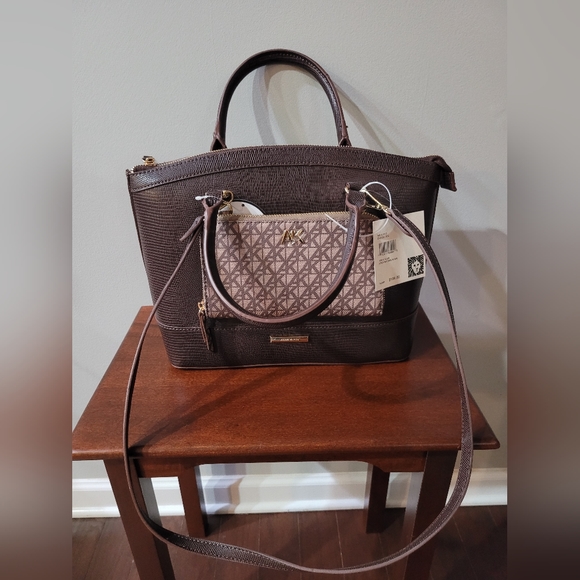 Calvin Klein Purse And Wallet Set - Color: Brown Purse - Picture 5 of 10